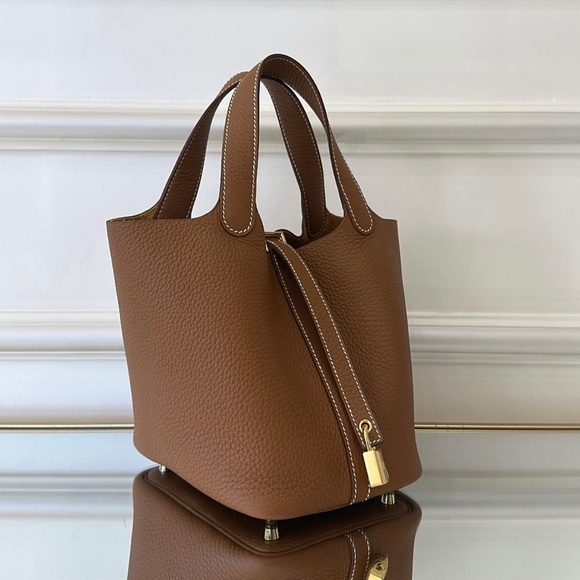 Hermes Handbags - Gold Hermès Clemence Picotin Lock 18 brand new